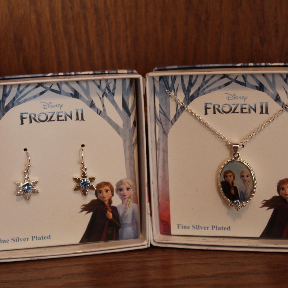 Disney Frozen II Necklace Snowflake Earrings New